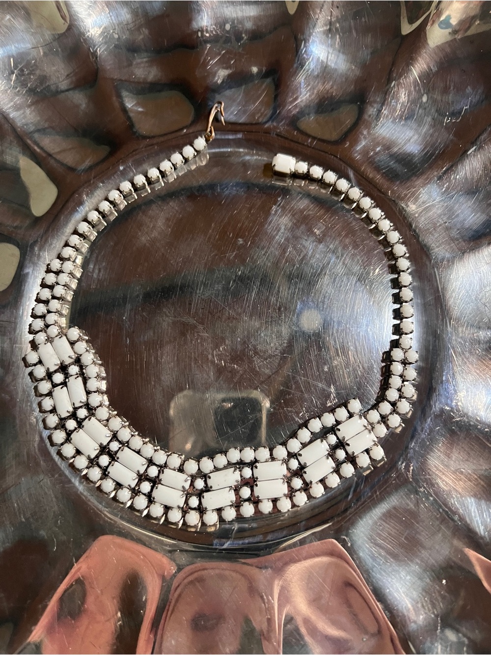 Albert Weiss Signed White Mill Glass Choker - Picture 2 of 10
